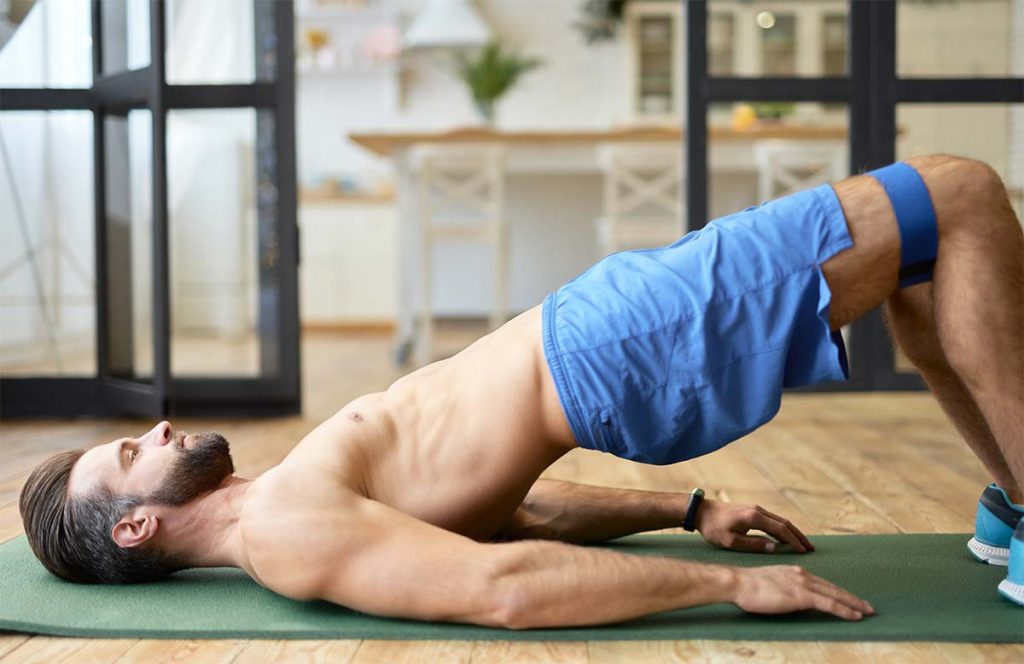 Entrenamiento en casa frente a entrenamiento en el gimnasio: La elección correcta para tu entrenamiento físico